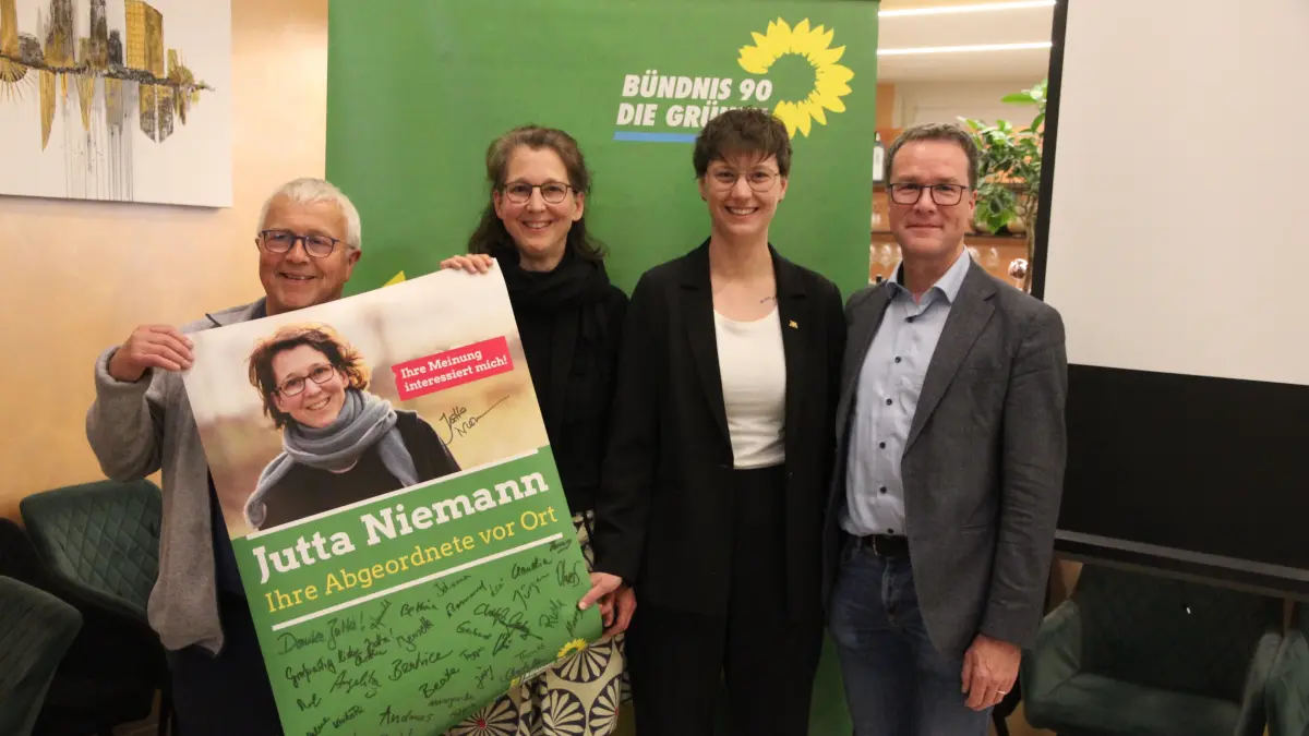 Kreismitgliederversammlung von Bündnis 90/Die Grünen im Landkreis Schwäbisch Hall in der Gaststätte Odyssee Crailsheim. Von links: Jo Härtig, Jutta Niemann, Lea Geldner und Harald Ebner