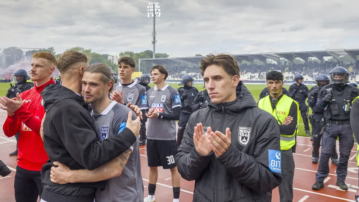 Fußball, SSV Ulm (grau): Das war das letzte Spiel gegen RW Essen (rot): Haben die Spatzen RW den Aufstieg vermiest?
