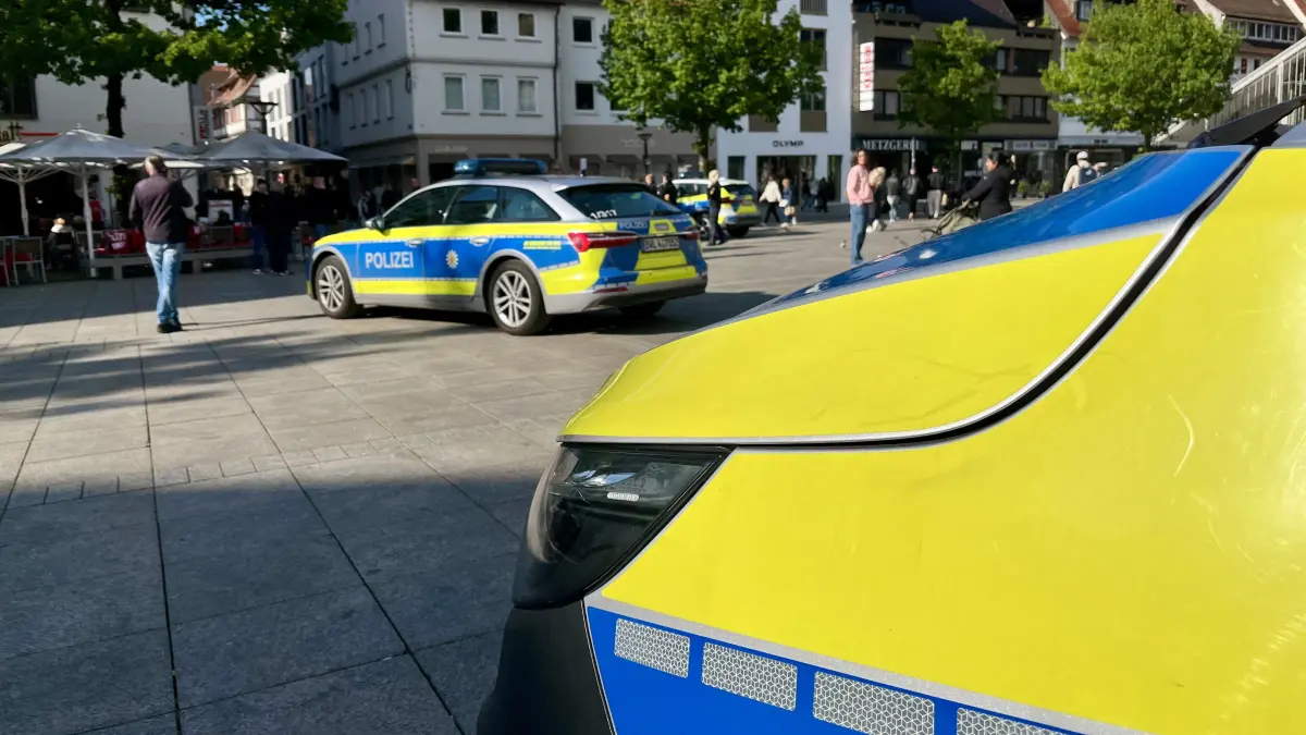 Am Samstagabend (16. Mai) fuhren plötzlich ein halbes Dutzend Streifenwagen auf den Ulmer Münsterplatz.