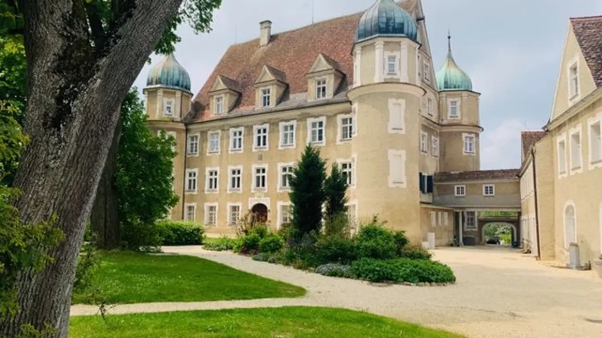 Das sanierte Schloss Hürbel.
