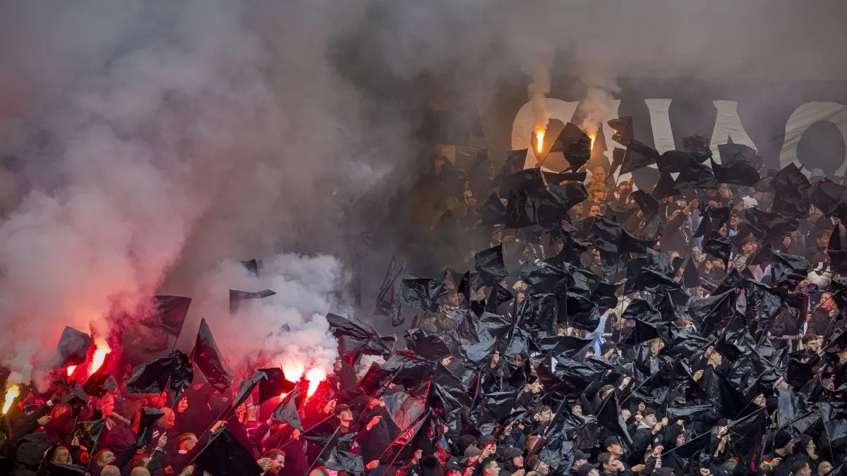Fußball, SSV Ulm (grau): Das war das letzte Spiel gegen RW Essen (rot): Haben die Spatzen RW den Aufstieg vermiest?