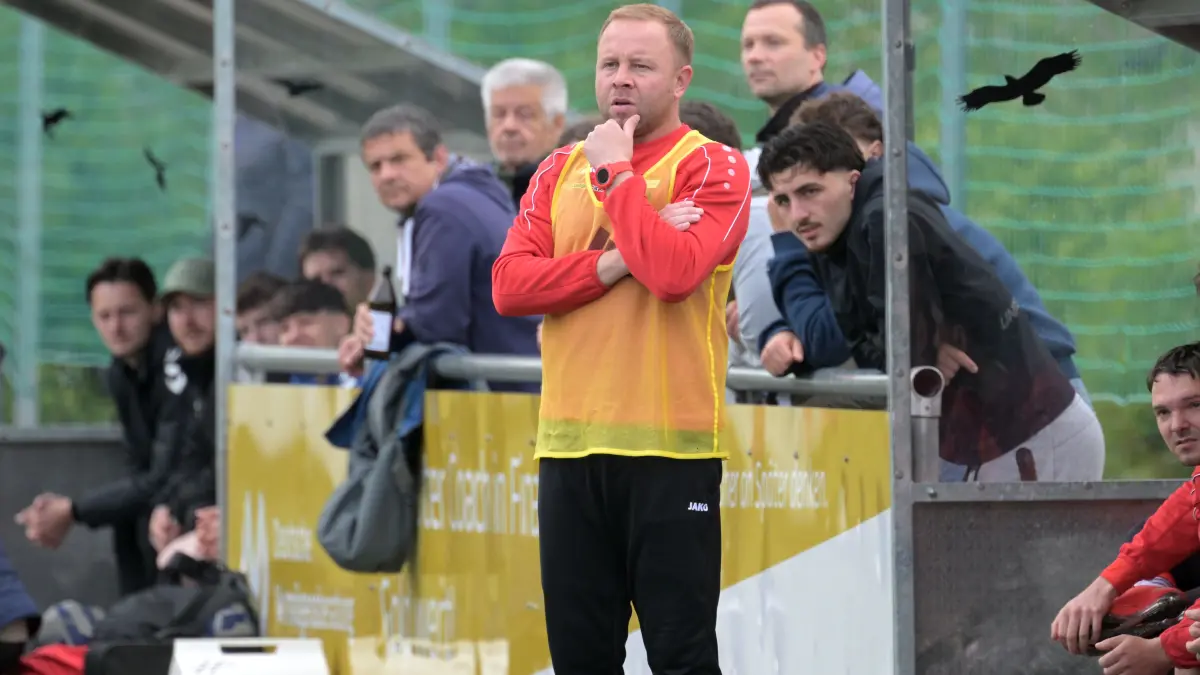 VfL Pfullingen vs. TSV Harthausen/Scher, Fussball, Landesliga Staffel 3, 31.Spieltag, Saison 2025/2026, 16.05.2026 : Stefan Bach (TSV Harthausen/Scher, Spielertrainer)
VfL Pfullingen vs. TSV Harthausen/Scher,
Fussball, Landesliga Staffel 3, 31.Spieltag, Saison 2025/2026, 16.05.2026
Foto: Eibner-Pressefoto/ Tobias Baur