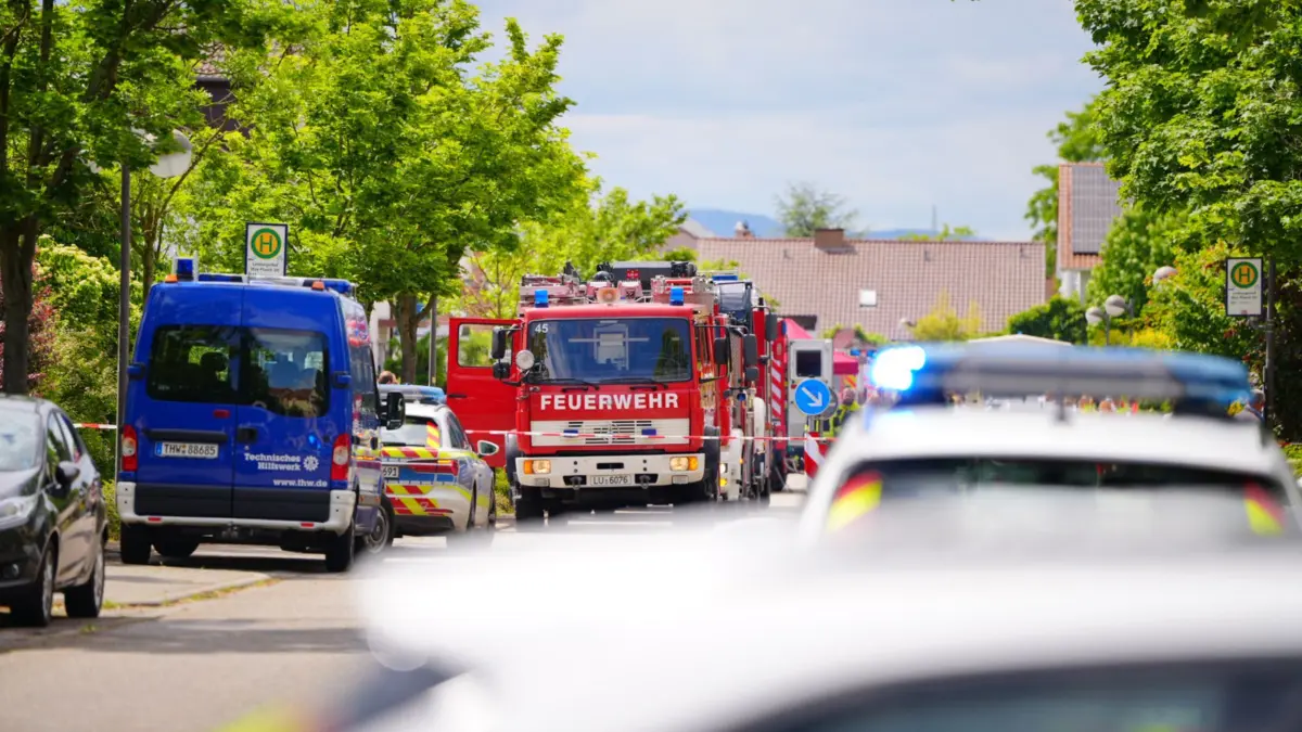 Absturz eines Kleinflugzeuges in ein Wohngebiet