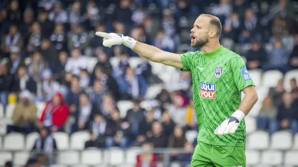 Fußball, SSV Ulm (grau): Das war das letzte Spiel gegen RW Essen (rot): Haben die Spatzen RW den Aufstieg vermiest? Christian Ortag