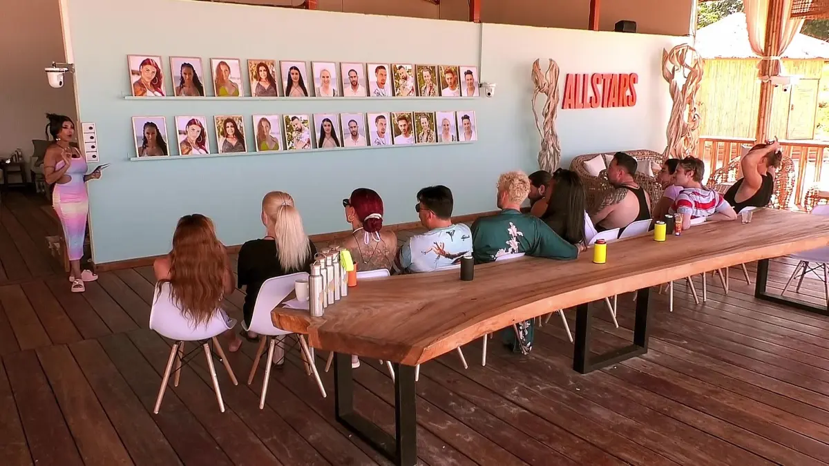 Bei „Kampf der RealityAllstars“ treten ehemalige Teilnehmerinnen und Teilnehmer erneut an.