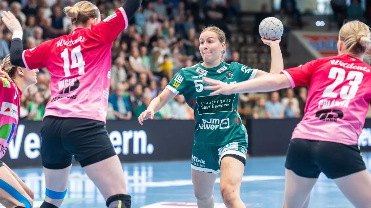 Frisch Auf Goeppingen vs. SV Union Halle-Neustadt, Handball, 1. Bundesliga, Spielzeit 2025/2026, 17.05.2026: Ann Kynast (Frisch Auf Frauen, #05) wirft aus dem Rueckraum, Frisch Auf Goeppingen vs. SV Union Halle-Neustadt, Handball, 1. Bundesliga, Spielzeit 2025/2026, 17.05.2026
Foto: Eibner-Pressefoto/Michael Schmidt