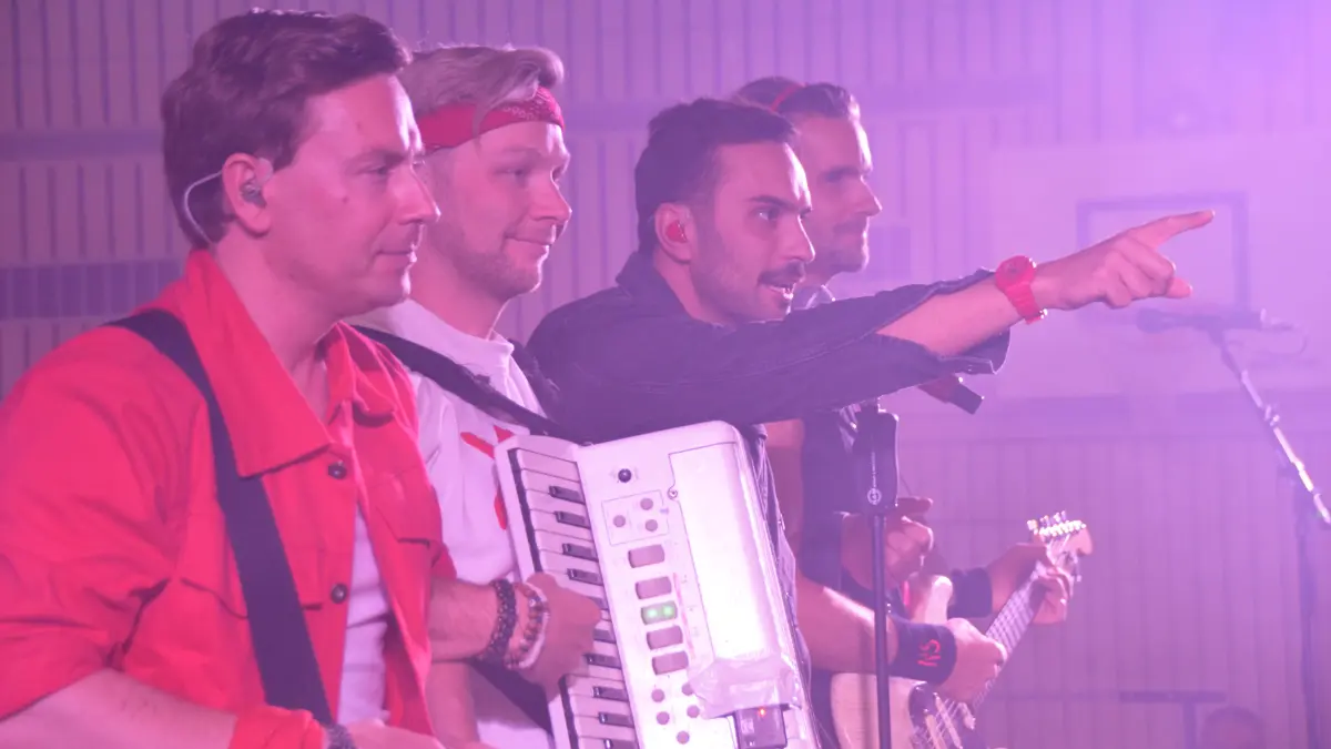 Die erfolgreiche Partyband Mountain Crew brachte die Halle in Straßberg zum Beben.