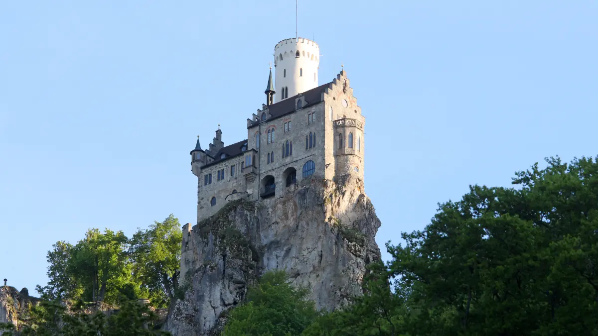 Bei der Bundesgartenschau-Bewerbung der Gemeinden entlang der Echaz spielt auch Schloss Lichtenstein eine herausragende Rolle. Deshalb sollen neue Märchenwege zum Schloss hochführen.