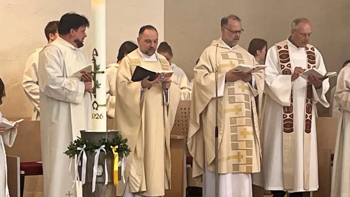 Ebersbach Investitur von Pfarrer Haas. Von links Markus bauer, Pastoraler Mitarbeiter, Pfarrer Alexander Haas, Dekan Martin Ehrler, Pfarrer und Pfarradministrator Hubert Rother (Bad Boll)