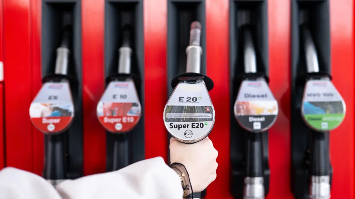 E20 Zapfhahn an einer E20-Demonstrationszapfsäule an einer Tankstelle in Hessen / Weiterer Text über ots und www.presseportal.de/nr/73390 / Die Verwendung dieses Bildes für redaktionelle Zwecke ist unter Beachtung aller mitgeteilten Nutzungsbedingungen zulässig und dann auch honorarfrei. Veröffentlichung ausschließlich mit Bildrechte-Hinweis.