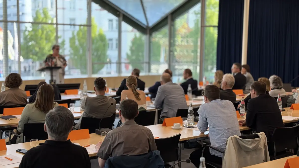 Wie kommen die Patientinnen und Patienten an die optimale Versorgung? Das war das Thema der Kommunalen Gesundheitskonferenz im Landratsamt in Ulm.