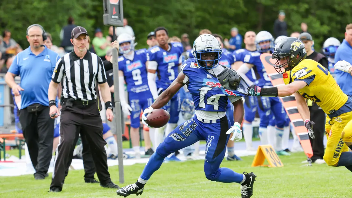 Albershausen Crusaders - Biberach Beavers: Albershausen Crusaders - Biberach Beavers
Jalen Dunnigan (14) erzielte den ersten Touchdown des Spiels.