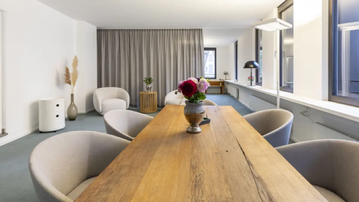 Zentral am Weinhof gelegen, bietet „Office Ulm“ einen Meetingpoint, um entspannt arbeiten zu können.