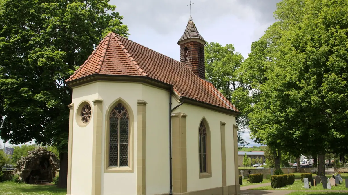 Die Eutinger Friedhofskapelle wurde vor 175 Jahren gestiftet.