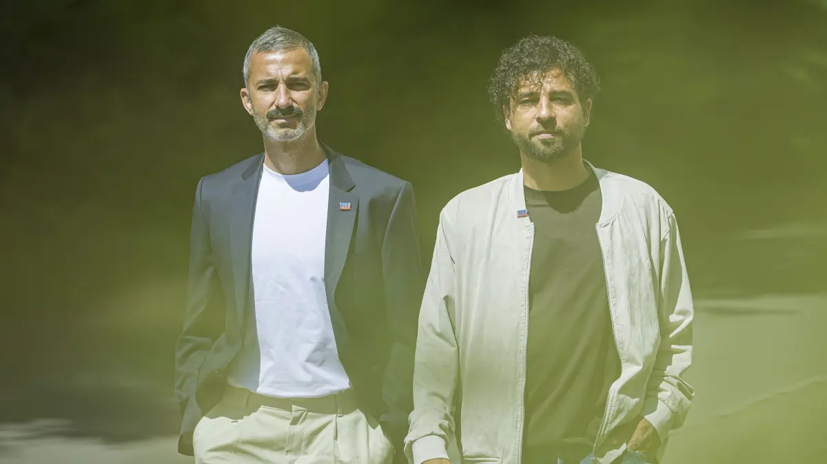 Sportdirektor Murat Isik (links) und Cheftrainer Daniel Jungwirth, der an diesem Mai-Tag beim SSV Ulm 1846 Fußball vorgestellt wurde.
