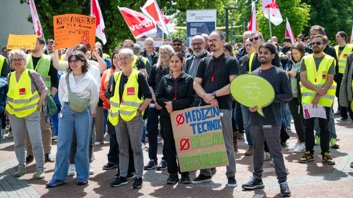 Streik Uniklinik Tübingen (UKT), Warnstreik, Verdi, Forderung, Gehalt, Lohn, Arbeitszeit, Arbeit