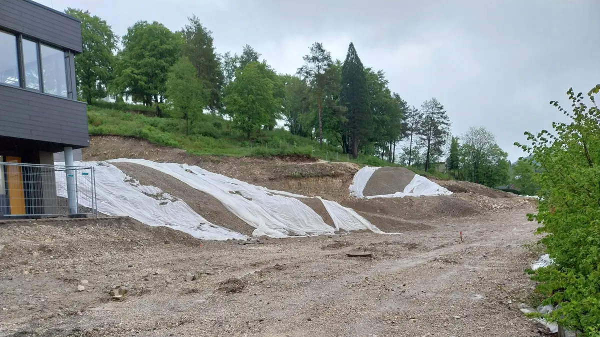 Die Weiterentwicklung der Schul- und Sportlandschaft in Albstadt sorgt derzeit für Gesprächsstoff. Die neuen Pläne der Stadtverwaltung sehen vor, auf einen Neubau der Lammerberg-Realschule zu verzichten.