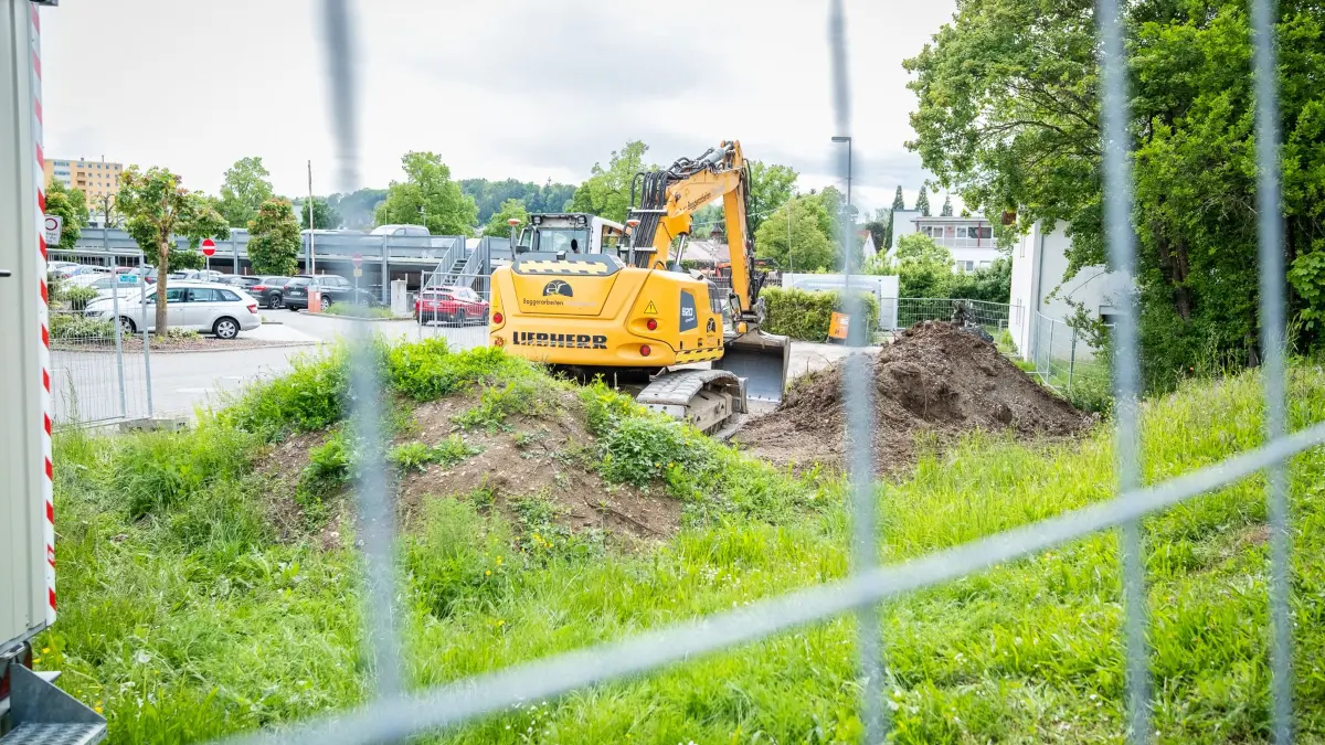 Neubau in der Heselwanger Straße 19 – hier soll eine Notunterkunft für Geflüchtete und bedürftige Menschen entstehen.