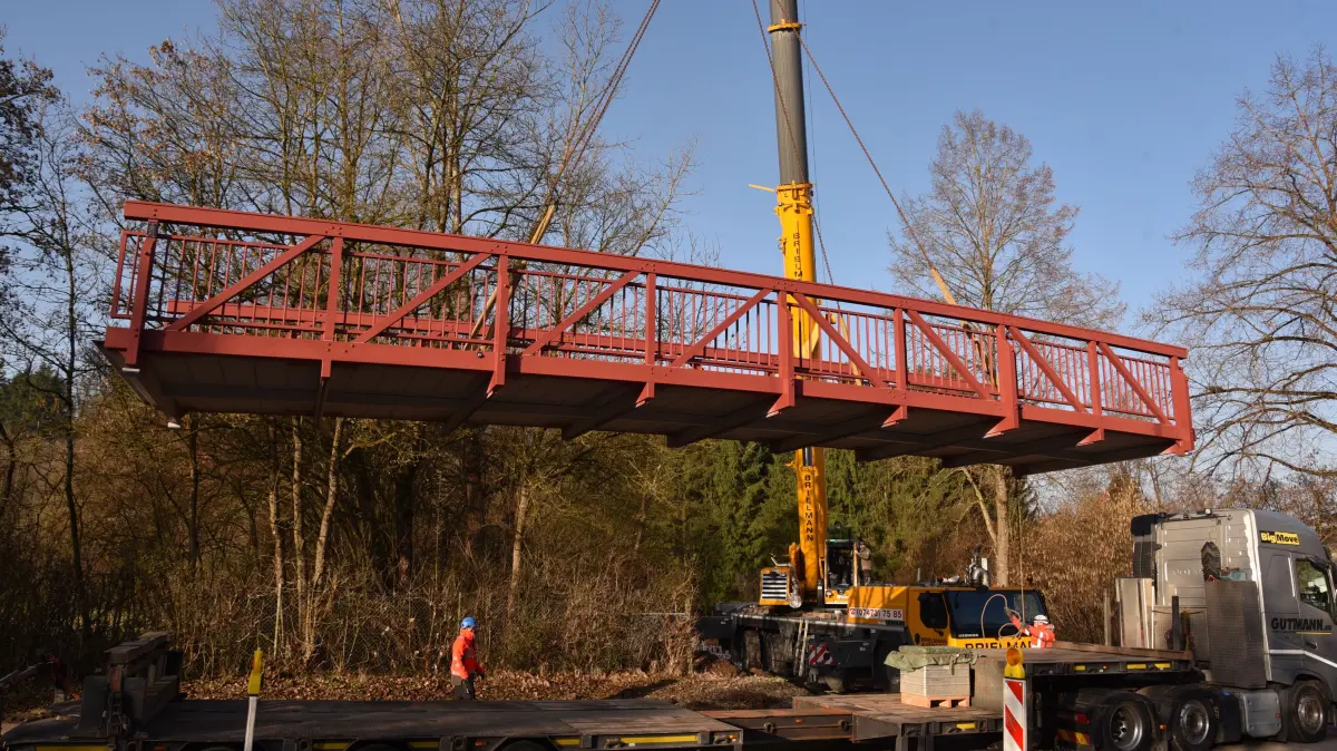 Die Aluminiumbrücke für den Radweg zwischen der Kernstadt und Stein über die Starzel ist bereits gebaut. Es war aber sicher, dass zu den Gesamtkosten in Höhe von 290.000 Euro das Land 99.000 Euro zuschießen wird.