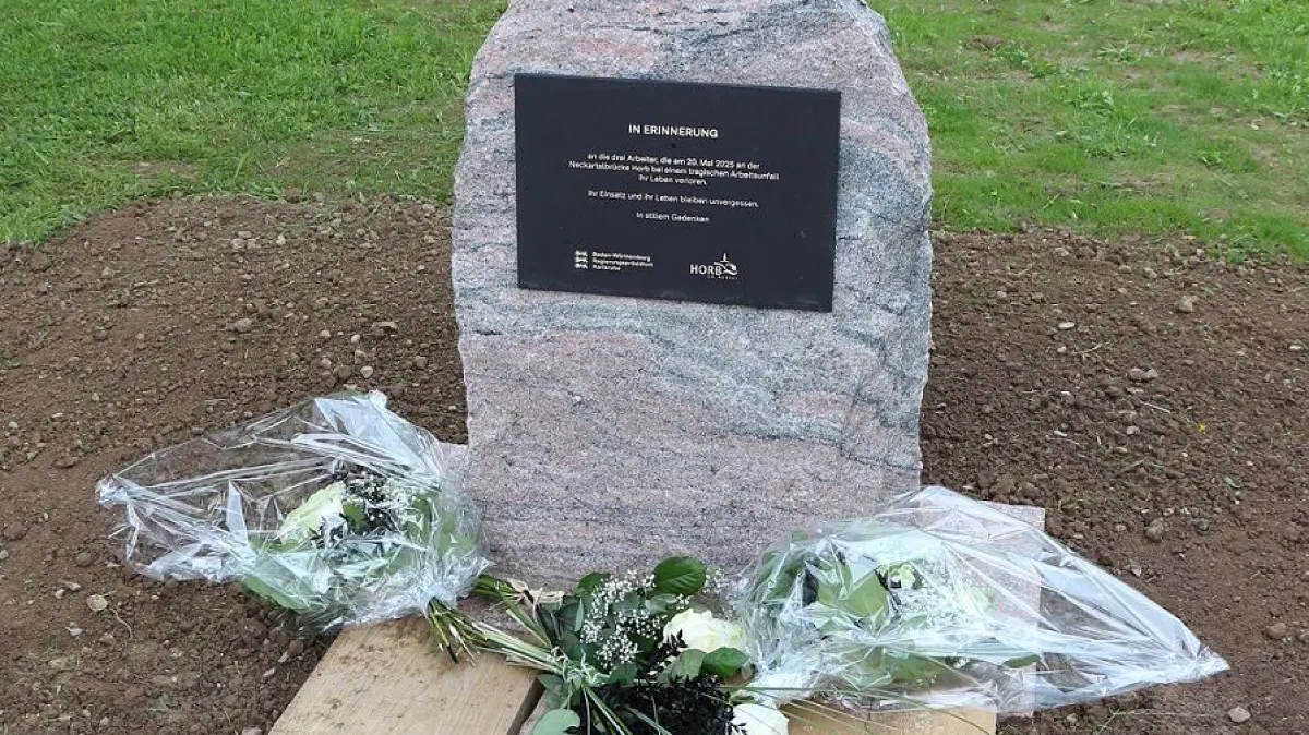 Gemeinsam haben das Regierungspräsidium Karlsruhe und die Stadt Horb einen Gedenkstein mit einer Tafel aufgestellt.