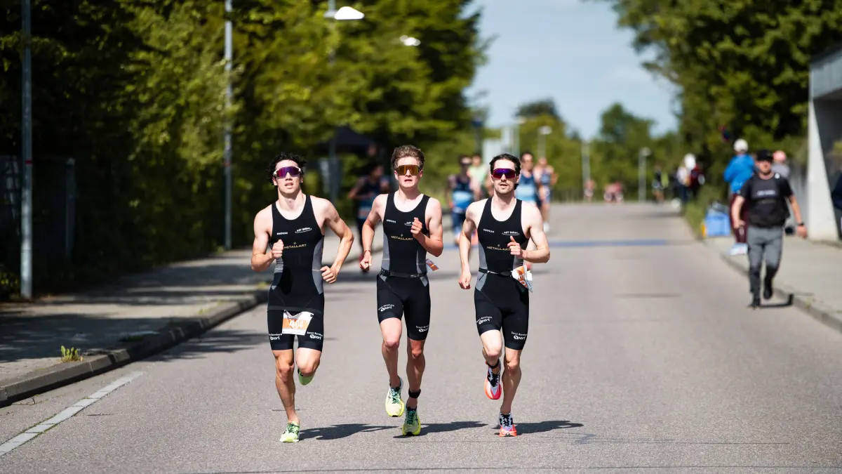 Triathlon Neckarsulm: vlnr Bernhard, Selzer, Frey vom AST Süßen.