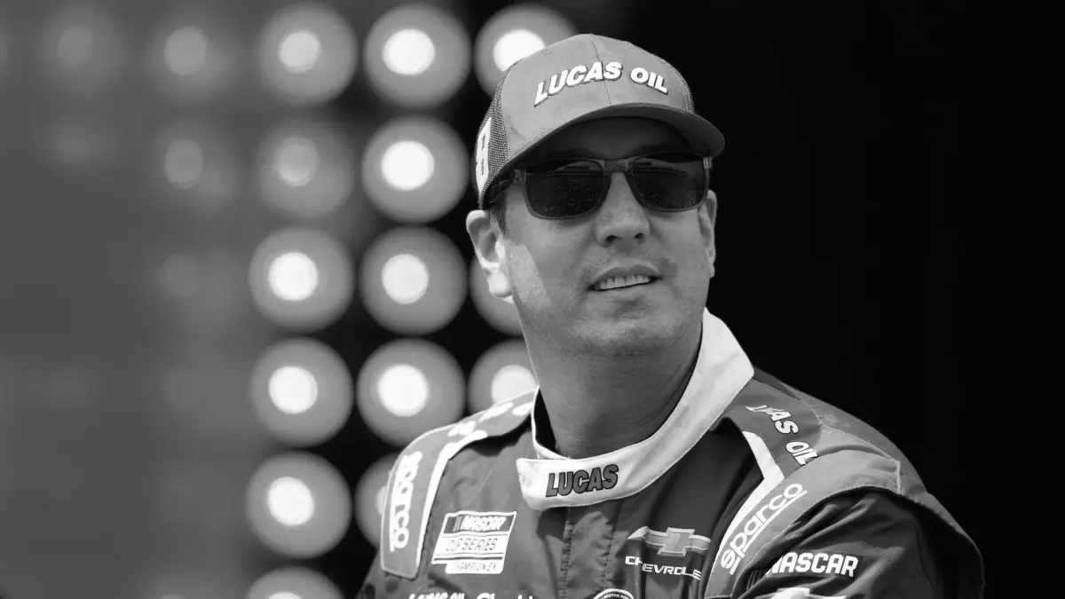 US-Motorsportler Busch: ARCHIV - 17.05.2026, USA, Dover: Kyle Busch wird während des NASCAR-All-Star-Autorennens auf dem Dover Motor Speedway vorgestellt. Foto: Derik Hamilton/AP/dpa +++ dpa-Bildfunk +++