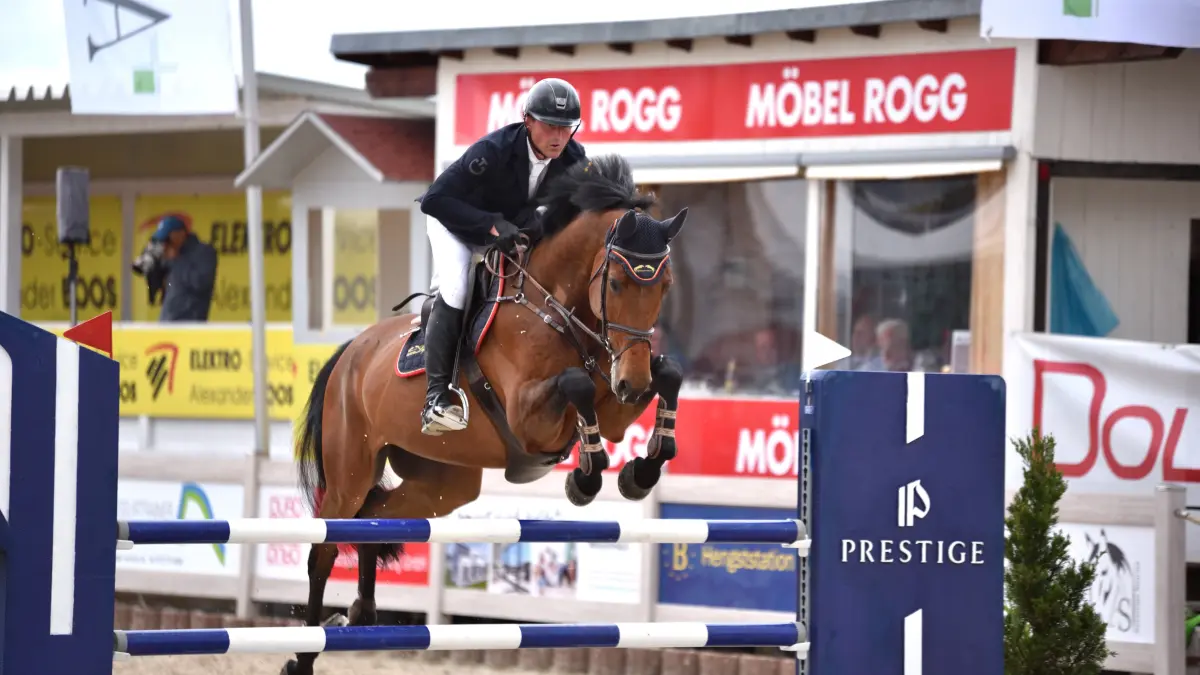 Springreiter Andy Witzemann und Turnierchef der Winterlingen Winners war zum Auftakt des Turniers siegreich im Parcours unterwegs.