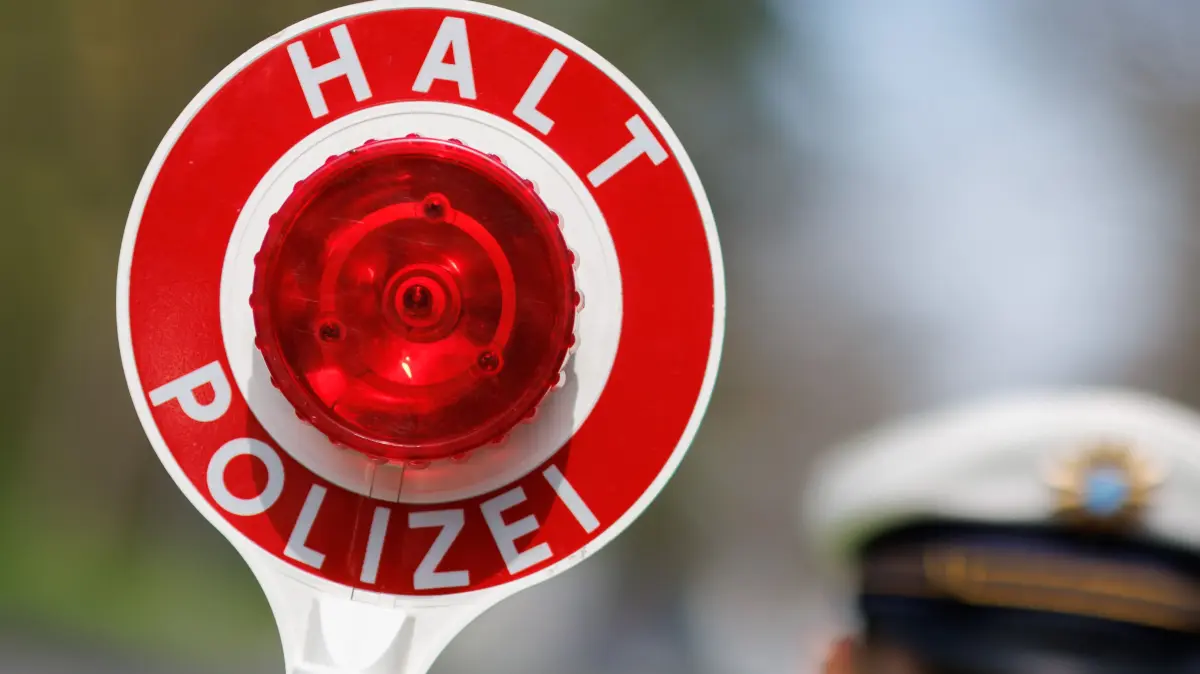 Bei einer Polizeikontrolle in Calw ist ein Mann im Dezember plötzlich geflüchtet. Dabei brachte er auch zwei Menschen in Gefahr.