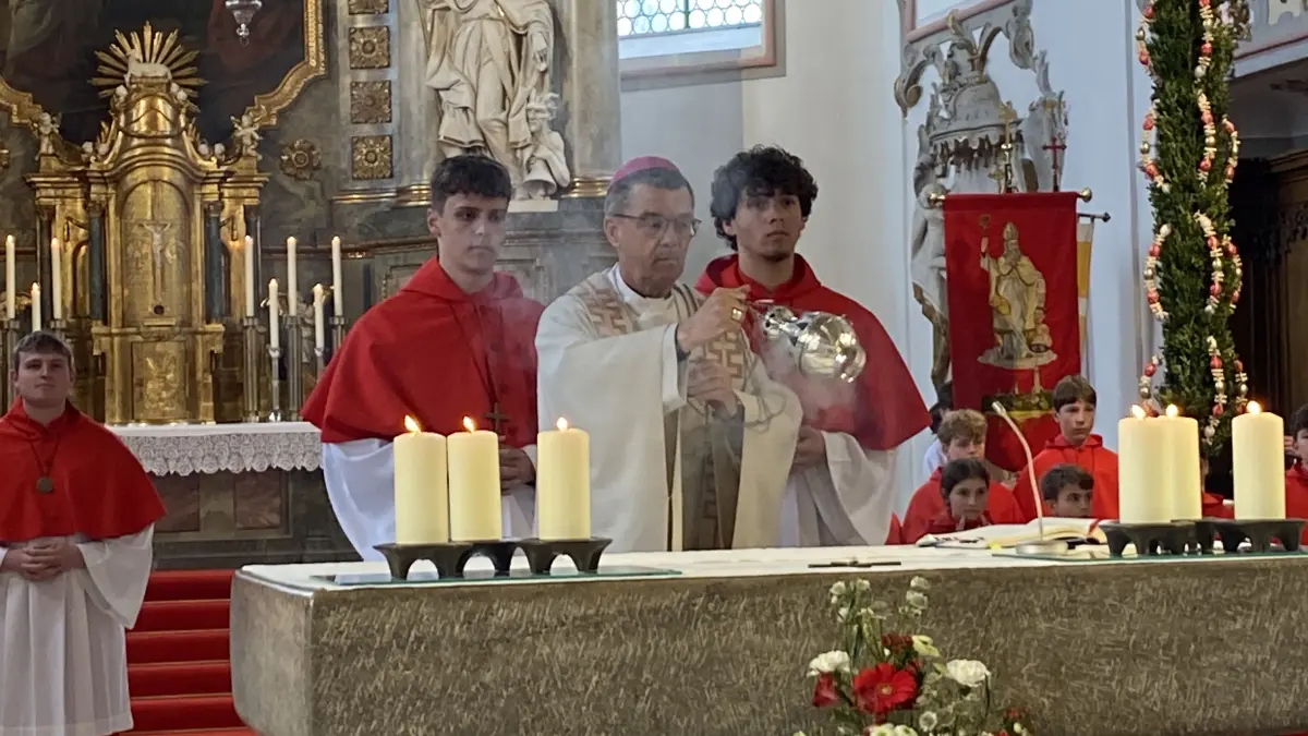 Mit Maria auf dem Weg: Bischof Klaus Krämer aus Rottenburg sprach bei der 50. Frauenwallfahrt in der Ehinger Kirche St. Blasius auch über die Bedeutung der Gottesmutter.