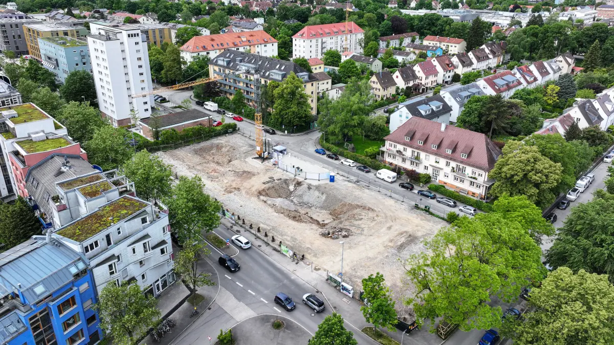 Baustelle beim Hechinger Eck/Loretto in der Tübinger Südstadt: Hier wird das Zirkushaus vom Zirkus Zambaioni gebaut.