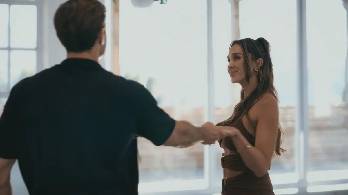 Franzi kommt in Folge 4 neu zu „Die Bachelors“ dazu.