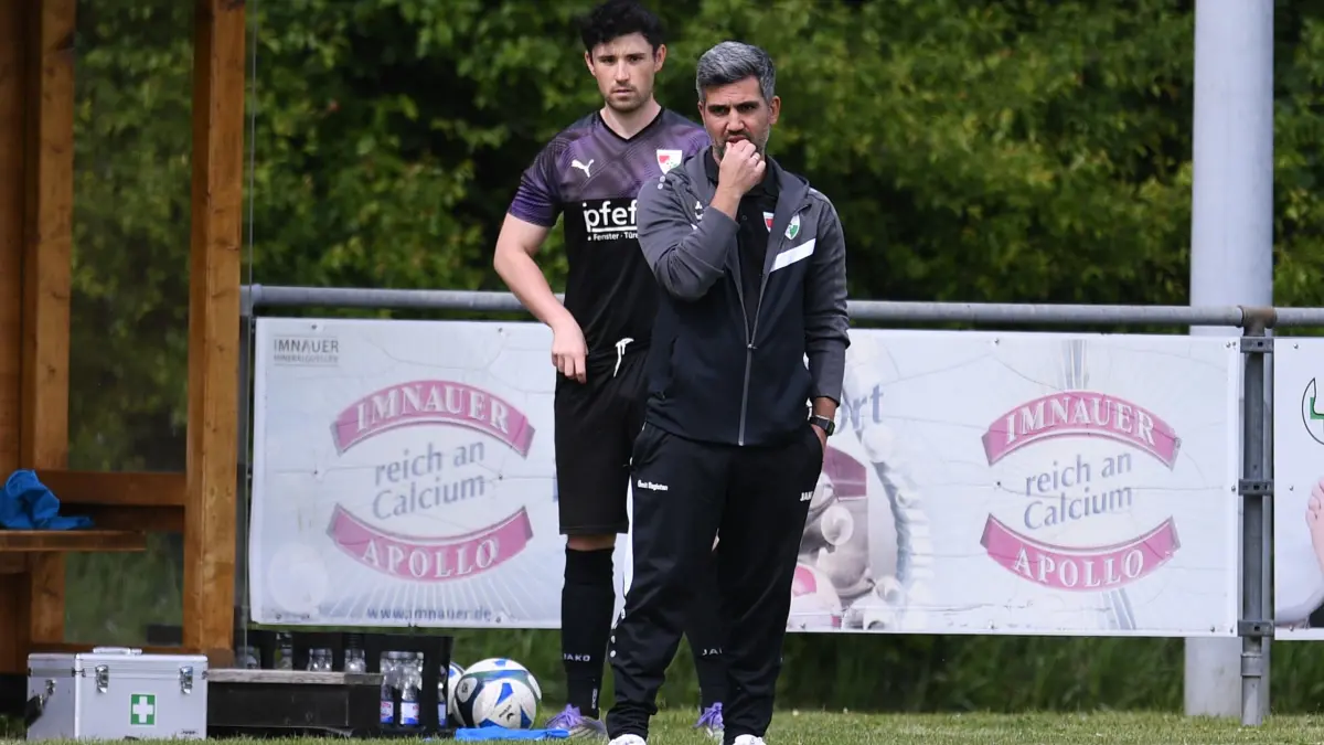 Ist derzeit sehr nachdenklich: Ümit Dagistan (SG Felldorf-Bierlingen) muss sich etwas einfallen lassen, wenn sein Verein in der Bezirksliga bleiben soll.