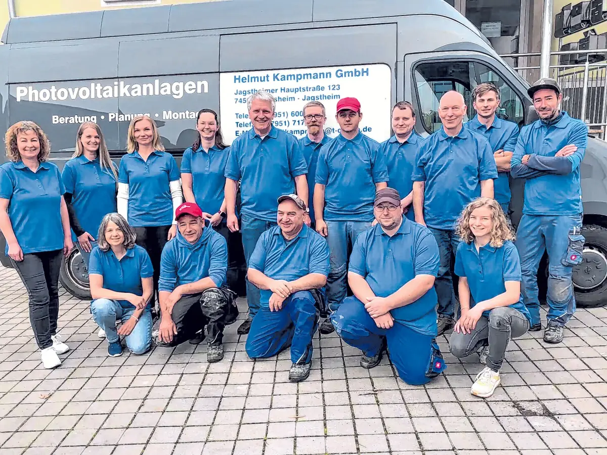 Helmut Kampmann (7. von links) und sein Team freuen sich auf zahlreiche Besucher. ⇥Fotos: Kampmann
