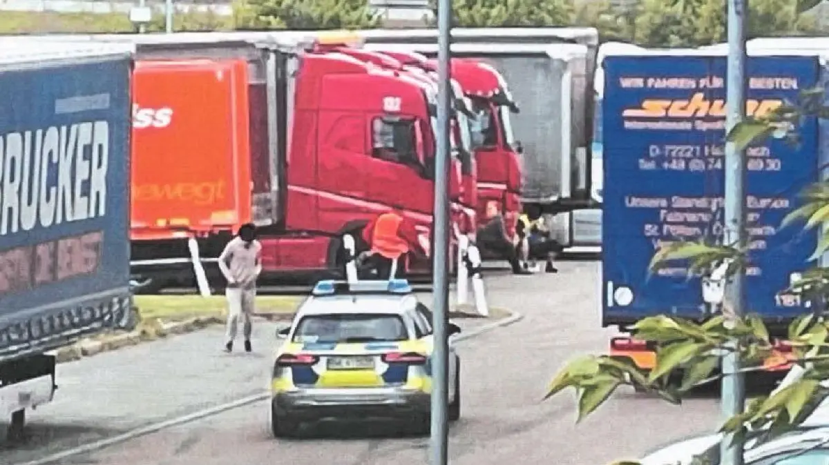 Auch ein Wendehammer im Gewerbegebiet Neustädtlein wird als Parkplatz zweckentfremdet. Ab und zu kommt die Polizei vorbei, aber das ändert nichts.