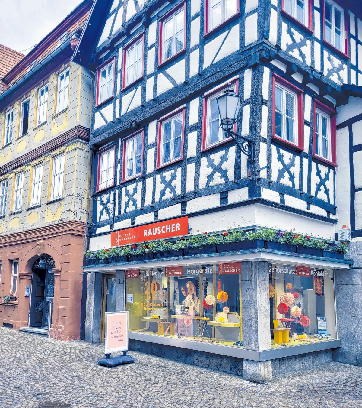 Optik & Hörakustik Rauscher ist nun schon seit 20 Jahren in der Bad Uracher Kirchstraße 9 ansässig.⇥Jürgen Herdin