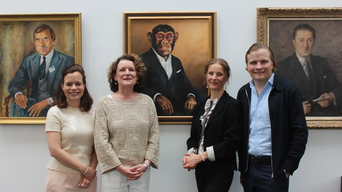 Affe Charly Trigema als Ölgemälde Bonita Grupp, Hanna Bastian, Sylvia Reh, Wolfg. Grupp