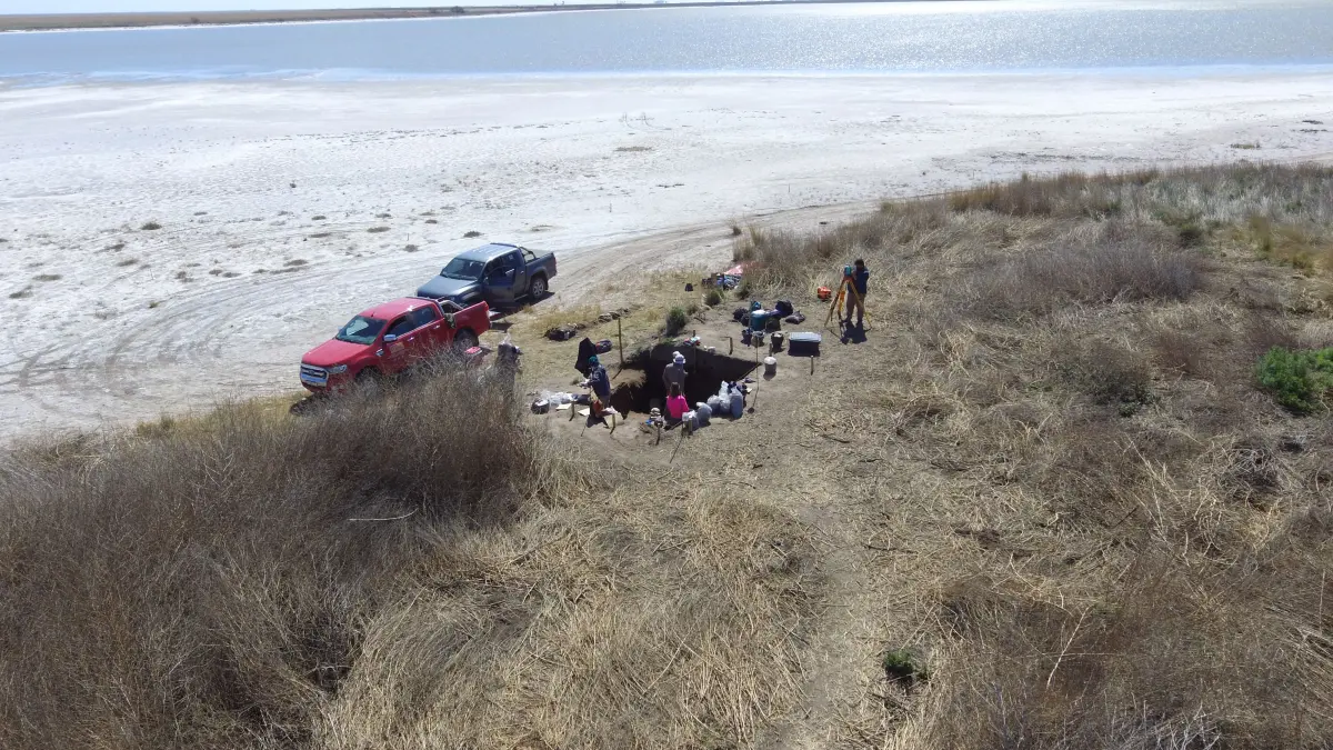 Drohnenaufnahme und 3D-Modell der Fundstätte Los Tres Cerros 1 im Paraná-Flussdelta.