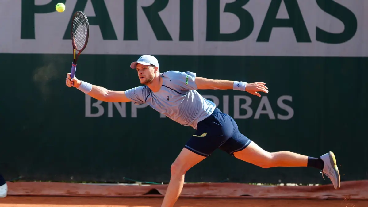 Tennis French Open: 24.05.2026, Frankreich, Paris: Tennis: Grand Slam/ATP-Tour - French Open, Einzel, Männer, 1. Runde. Medjedovic (Serbien) - Hanfmann (Deutschland). Yannick Hanfmann ist in Aktion. Foto: Frank Molter/dpa +++ dpa-Bildfunk +++
