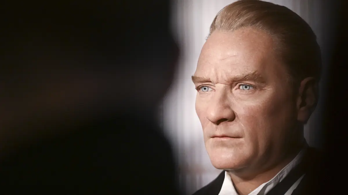 Die Wachsfigur von Kemal Atatürk, Staatsgründer der Türkischen Republik, wird bei Madame Tussauds Berlin vorgestellt. +++ dpa-Bildfunk +++