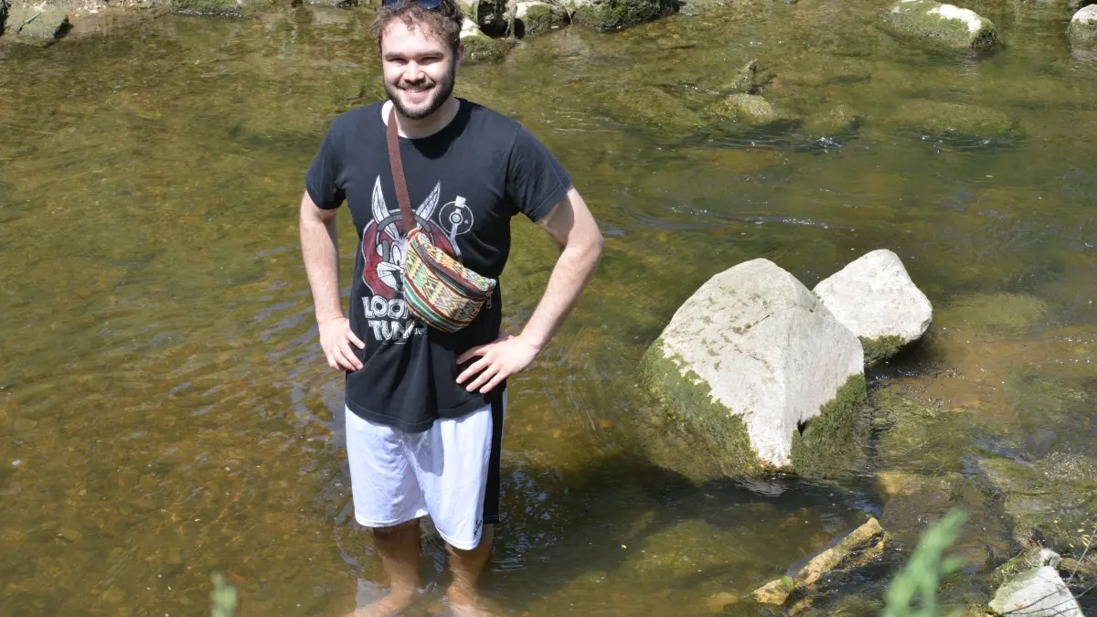 Valentin Modzien wohnt nahe an der Steinlach und ist im Sommer oft dort.