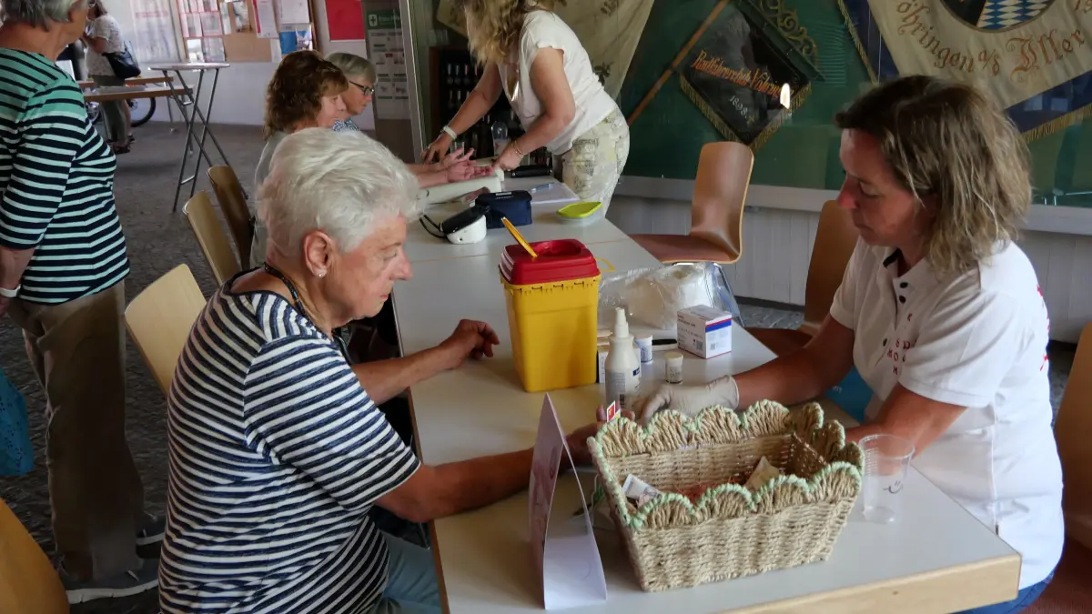 Messtisch für Blutzucker und Blutdruck.