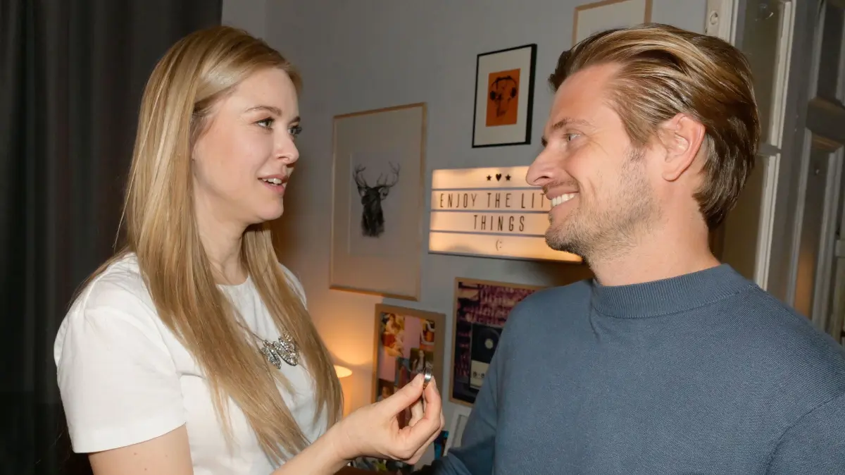 Er hat Ja gesagt! Jessica und Philip werden heiraten.