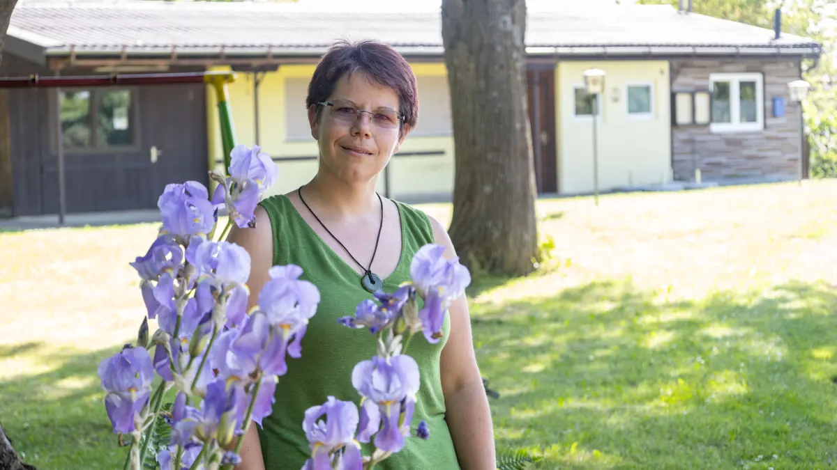 Frau Daniela Krank Vorsitzende Gartenfreunde Heiningen am Vereinsheim Richtung Bezgenriet