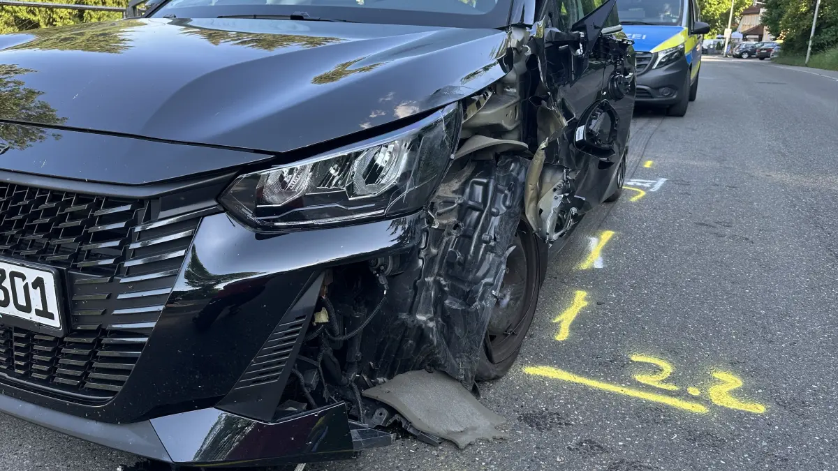 Zwei Autos kollidierten in der Balinger Straße in Frommern.
