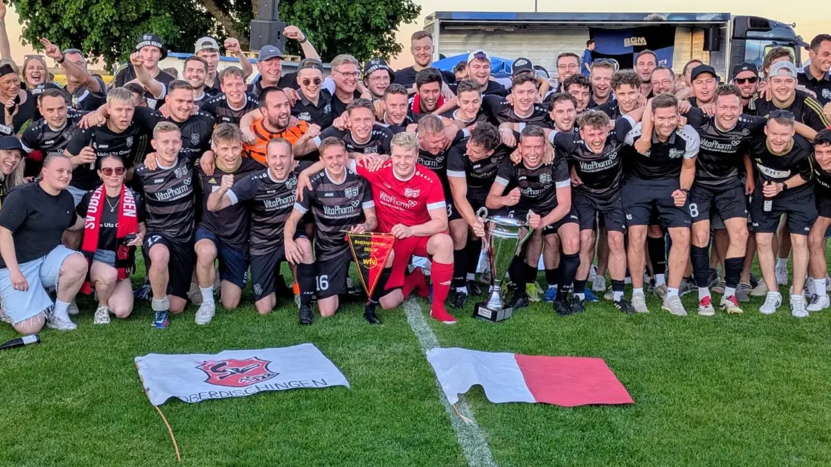 Die SGM Oberdischingen/Ersingen (A1) schlägt den FC Neenstetten (A2) im Endspiel um den Fußball-Bezirkspokal Donau/Iller in Machtolsheim.