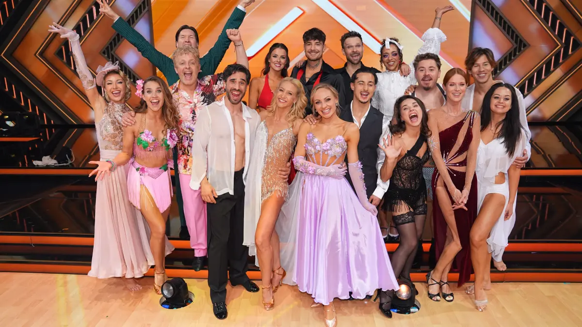 In der 19. Staffel von „Let’s Dance“ haben die Promis wieder Profis an ihrer Seite.