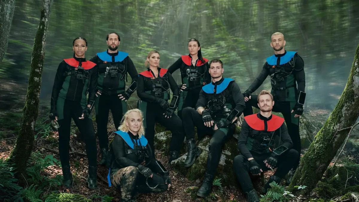 Cecilia Asoro, Maurice Dziwak, Caro Robens, Valentina Principessa, Gloria Glumac, Max Bornmann, Aaron Königs und Serkan Yavuz (v . l.)