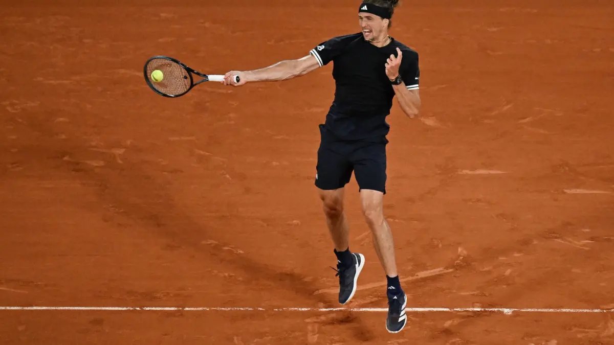 Tennis French Open: 29.05.2026, Frankreich, Paris: Tennis: Grand Slam/ATP-Tour - French Open, Einzel, Männer, 3. Runde, Zverev (Deutschland) - Halys (Frankreich). Alexander Zverev in Aktion. Foto: Emma Da Silva/AP/dpa +++ dpa-Bildfunk +++