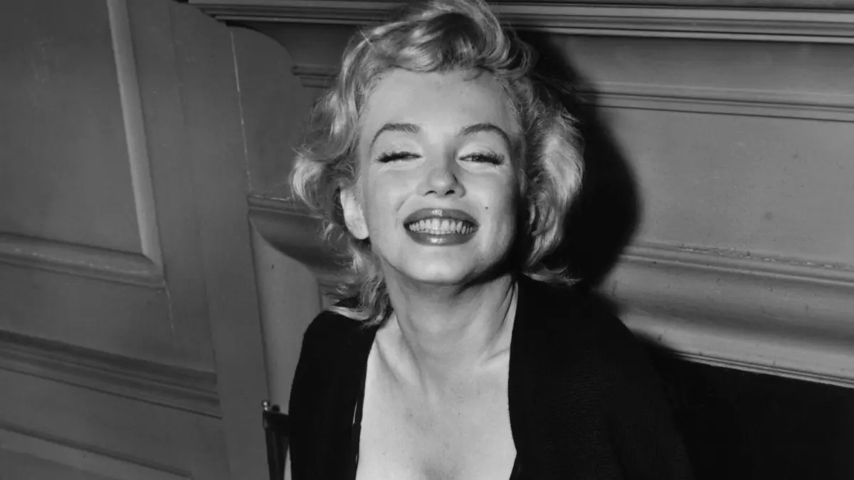 ARCHIV - Marilyn Monroe am 21.06.1956 in New York.