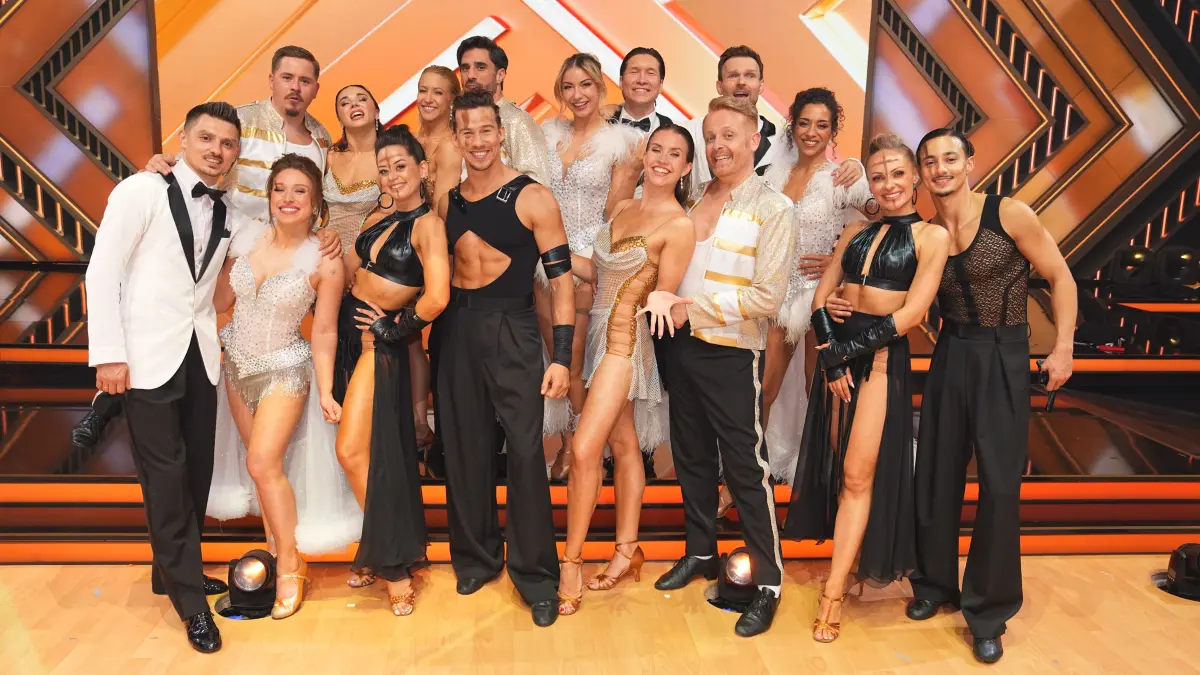In der 19. Staffel von „Let’s Dance“ haben die Promis wieder Profis an ihrer Seite.